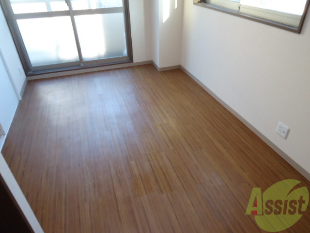 その他部屋・スペース　２面から光が入ってきて明るいお部屋です。