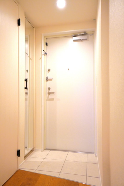 玄関　※写真は同タイプ住戸です。