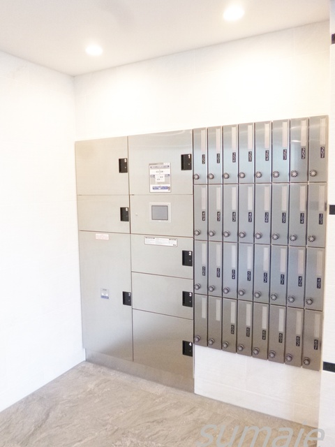 ロビー　宅配BOX完備です☆