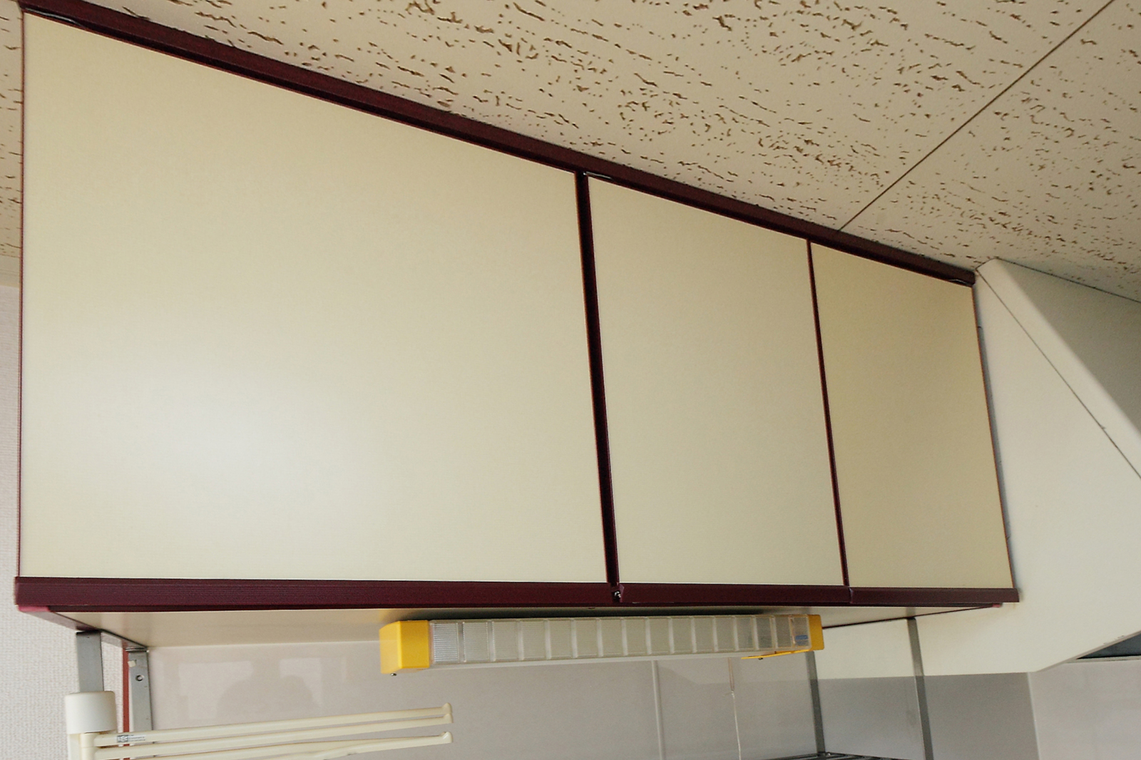 その他設備　キッチン上に収納あり