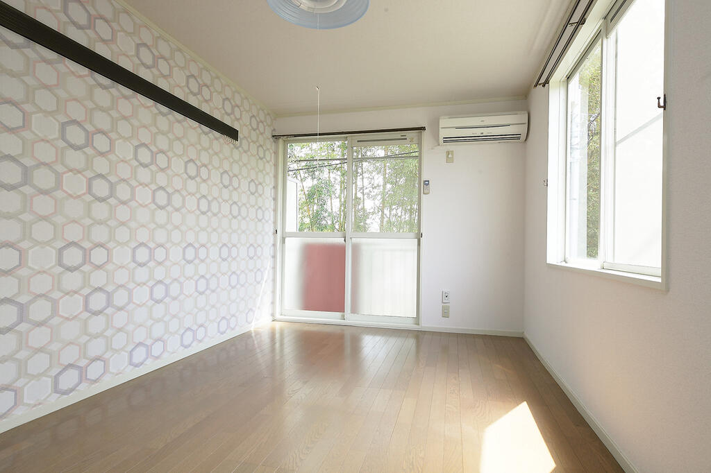 居室・リビング　洋室7.5帖※お部屋によって壁紙は異なります。