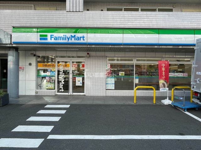 コンビニ　ファミリーマート中野早稲田通り店（コンビニ）まで1056m