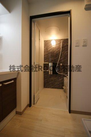 洗面設備　広い洗面スペース