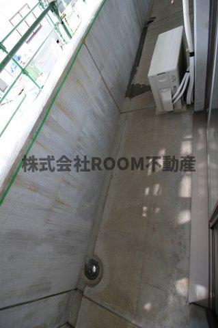 バルコニー　開放的で明るい空間を演出してくれるバルコニーです