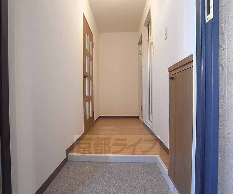 その他部屋・スペース　玄関と廊下です。