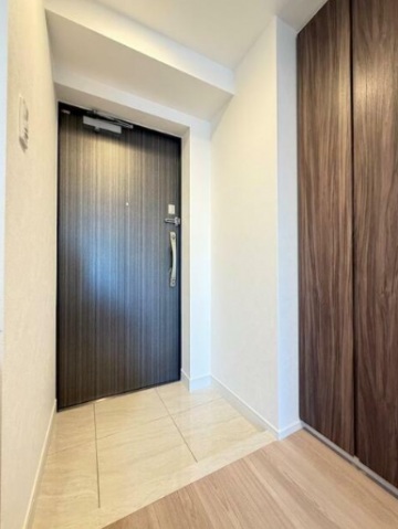 玄関　同社施工別部屋参照