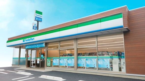 コンビニ　ファミリーマート鎌倉植木店（コンビニ）まで889m