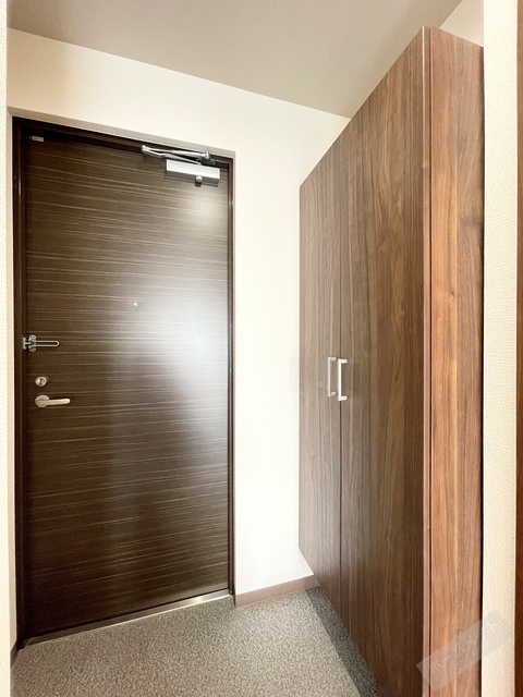 玄関　天井高シューズクローゼット付き♪