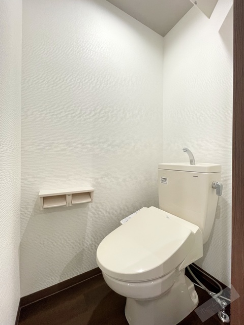 トイレ　温水洗浄便座付き♪