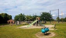 公園　西南杜の湖畔公園（公園）まで970m