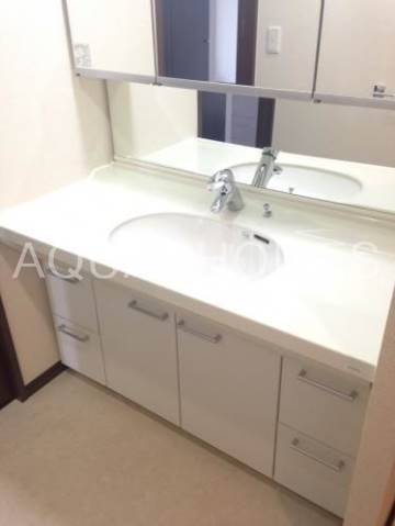 洗面設備　同物件・別タイプのお部屋になります。（参考写真）