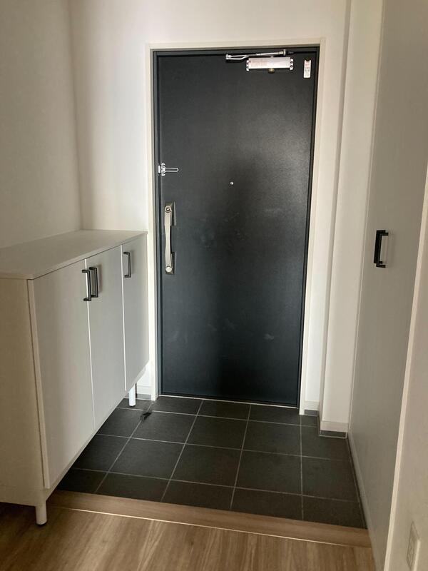 玄関　同物件・別タイプのお部屋になります。（参考写真）