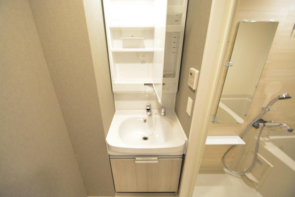 洗面設備　洗髪洗面化粧台