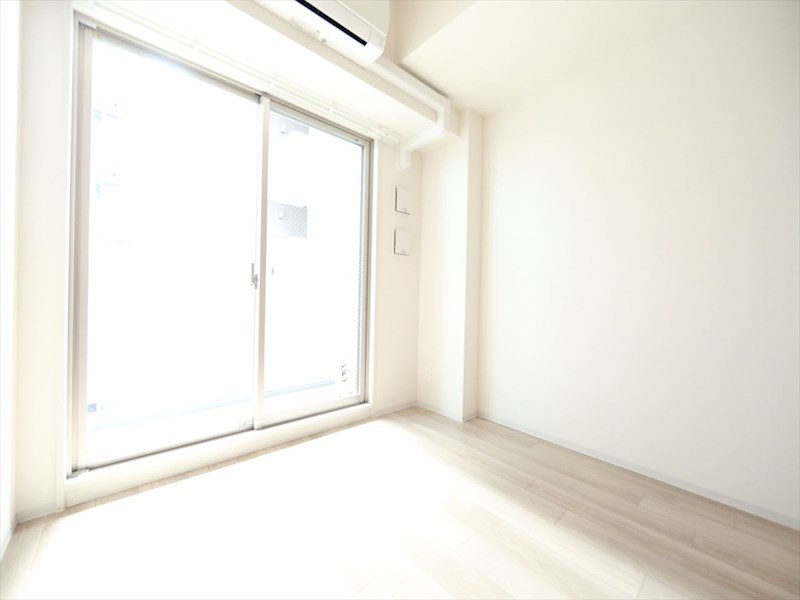 バルコニー　洋室3.7帖　エアコン完備　バルコニー