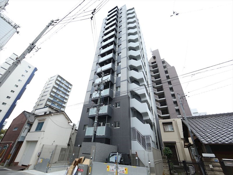 建物外観　外観　オートロック　宅配ＢＯＸ　防犯カメラ　外壁タイル張り