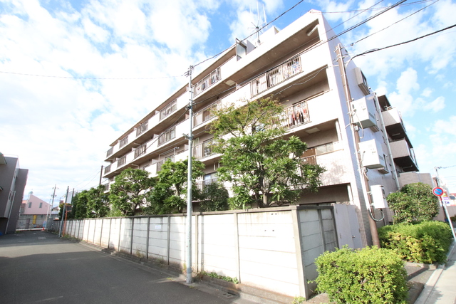 建物外観　オートロック付きのマンションタイプ♪