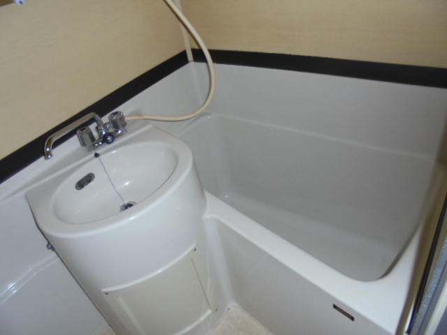 バス・シャワールーム　バストイレ別