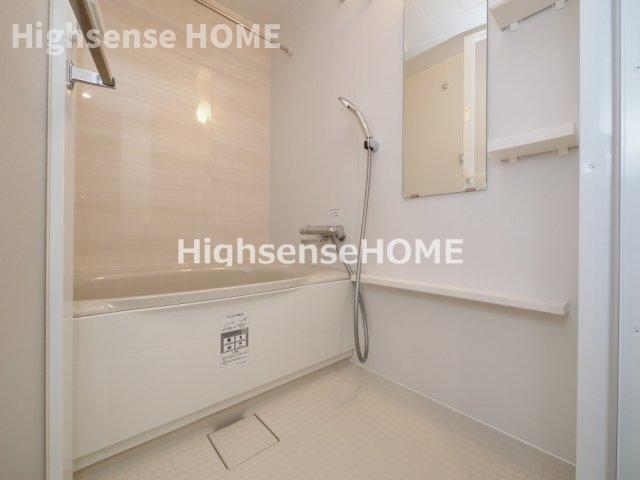 バス・シャワールーム　コンパクトで使いやすいお風呂です