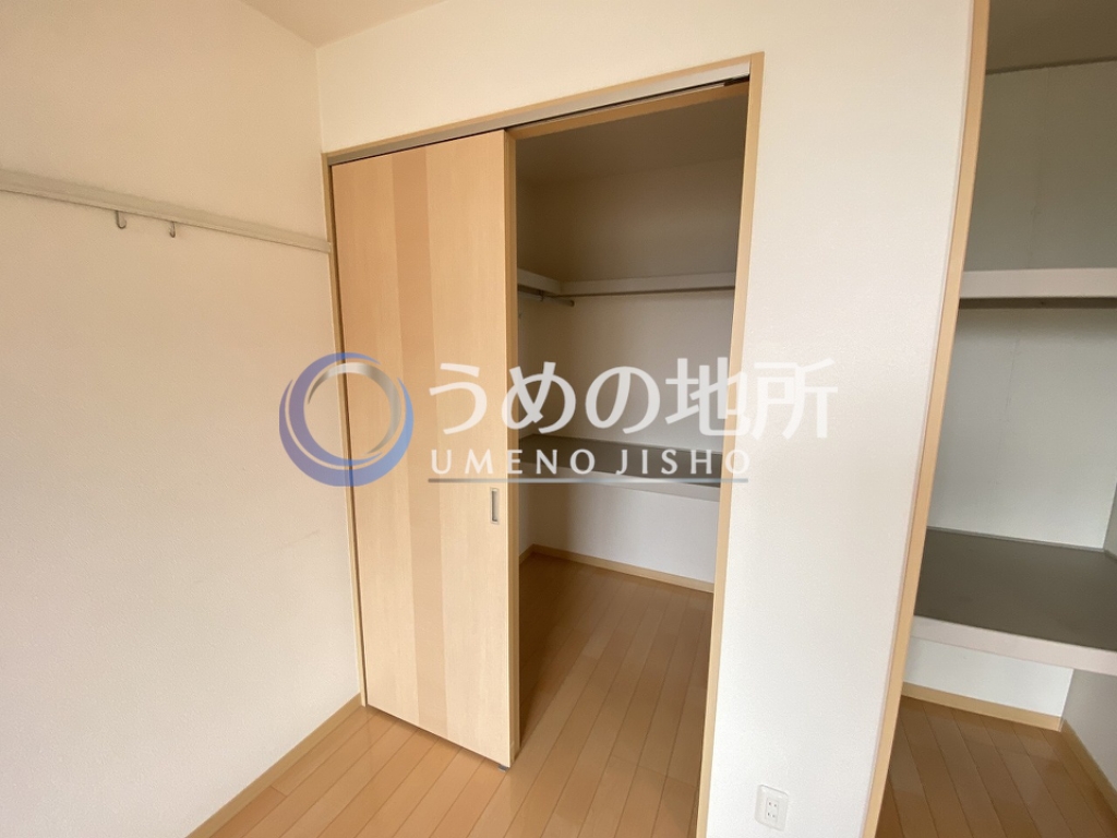 収納　洋室収納２