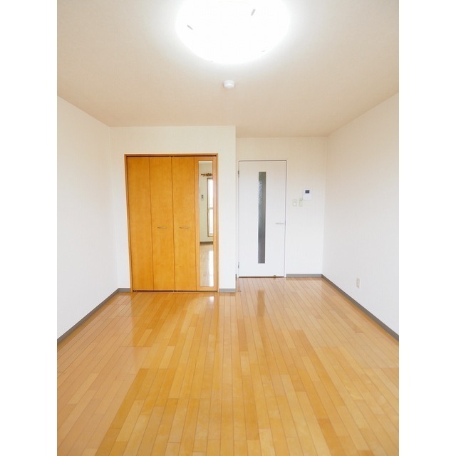 居室・リビング　他号室参照。現況優先。