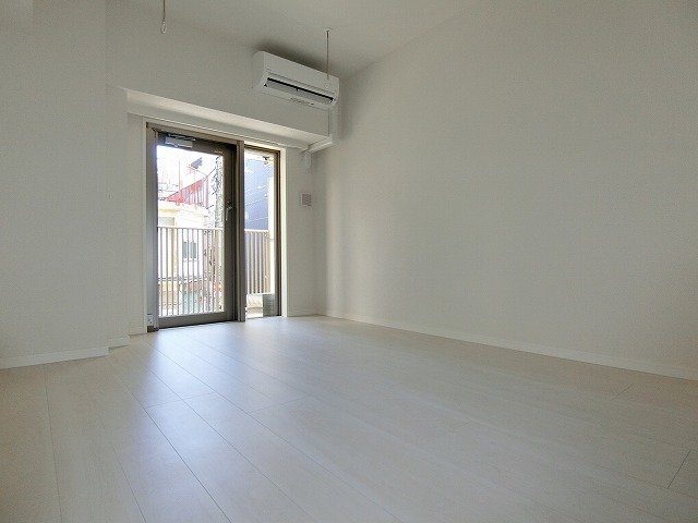 その他部屋・スペース　★白色のフローリングで清潔感があります★