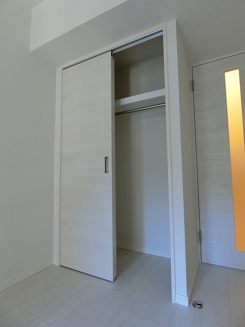 収納　★引き戸で家具の配置を邪魔しません★