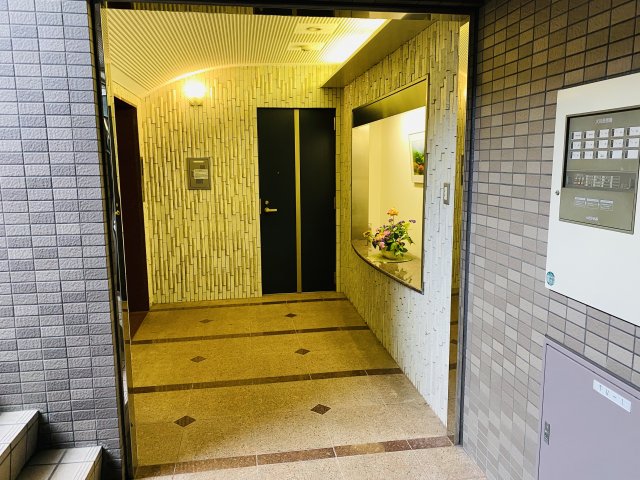 ロビー　1階エレベーターホールです