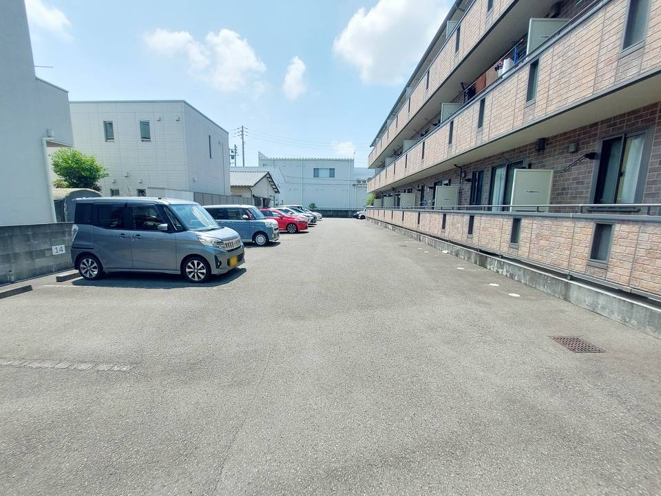 駐車場　駐車場