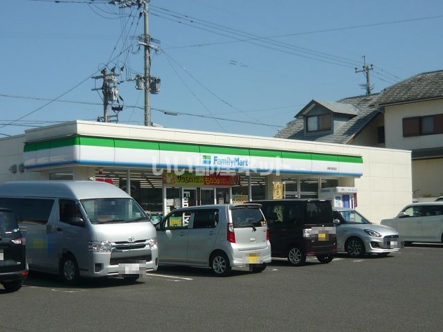 コンビニ　ファミリーマート 慈眼寺駅前店（コンビニ）まで73m