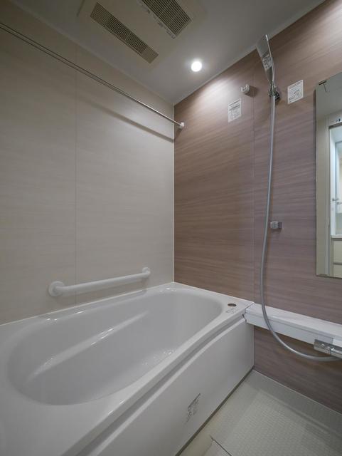 バス・シャワールーム　※写真は同タイプ住戸です。