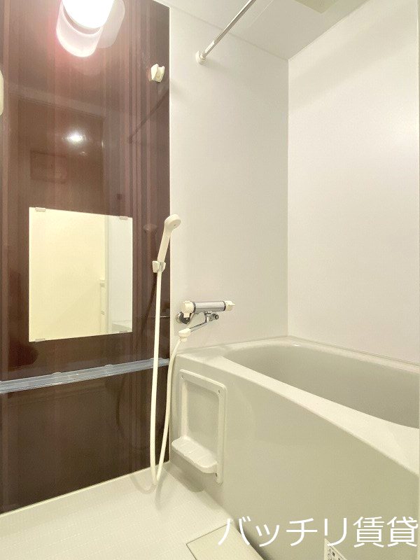 バス・シャワールーム　別号室タイプの為、現状を優先致します。