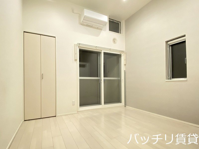 バルコニー　別号室タイプの為、現状を優先致します。