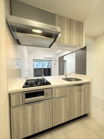 キッチン　※反転タイプ　別部屋写真です。現地にてご確認ください。