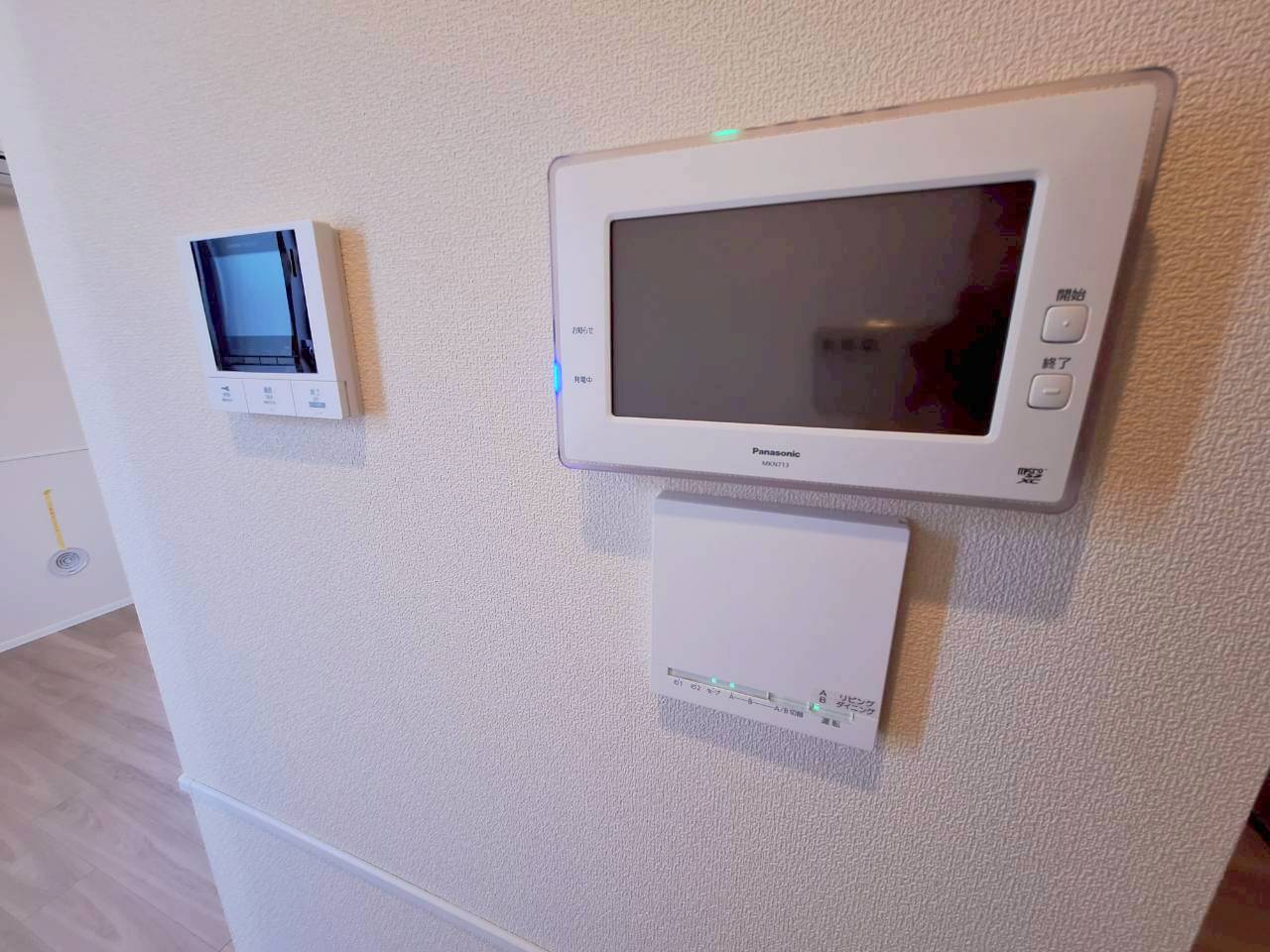 セキュリティ　太陽光売電モニターとカラーモニターホン