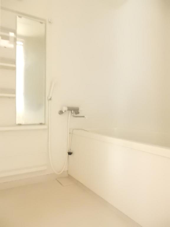 バス・シャワールーム　追い炊き機能付きオートバス♪　別部屋の写真です