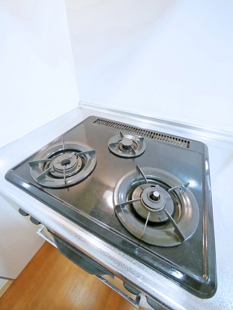 キッチン　３口コンロ