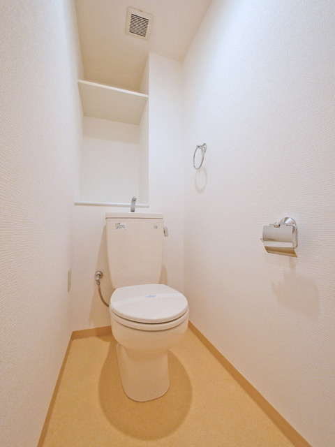 トイレ　トイレの収納スペースたっぷり