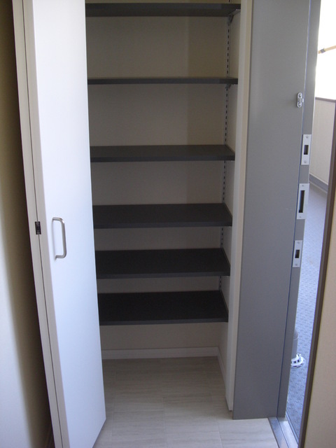 玄関　げた箱（他室転載）