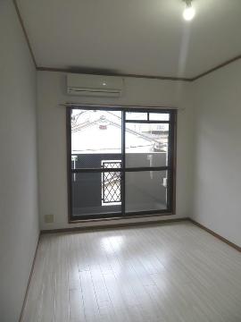 居室・リビング　室内