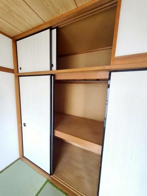 収納　押入