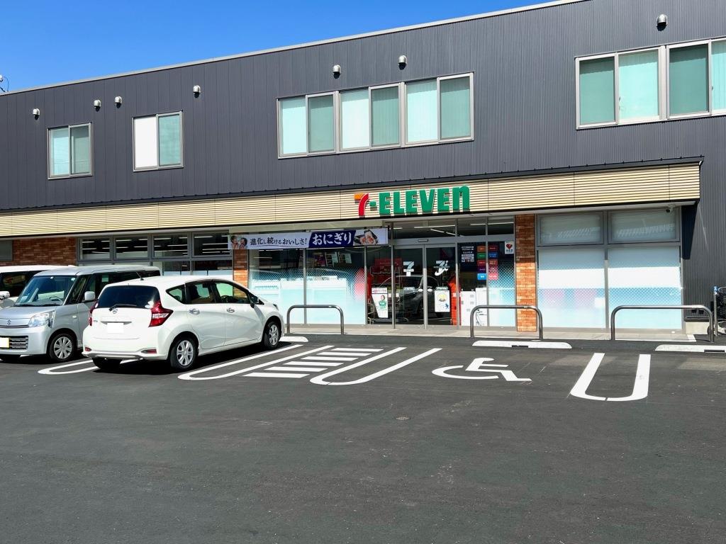 コンビニ　セブンイレブン 松戸常盤平駅前店（コンビニ）まで358m