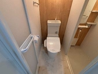 トイレ　※同仕様写真