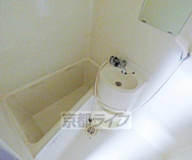 洗面設備　綺麗な洗面です。