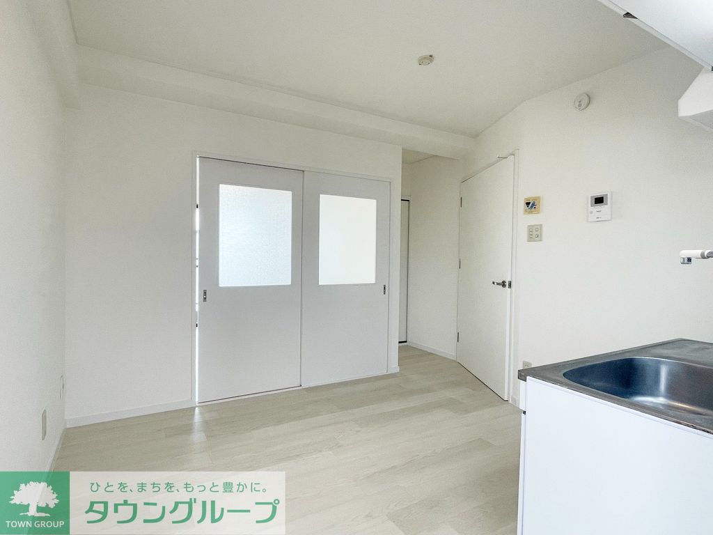 玄関　リビング/居室