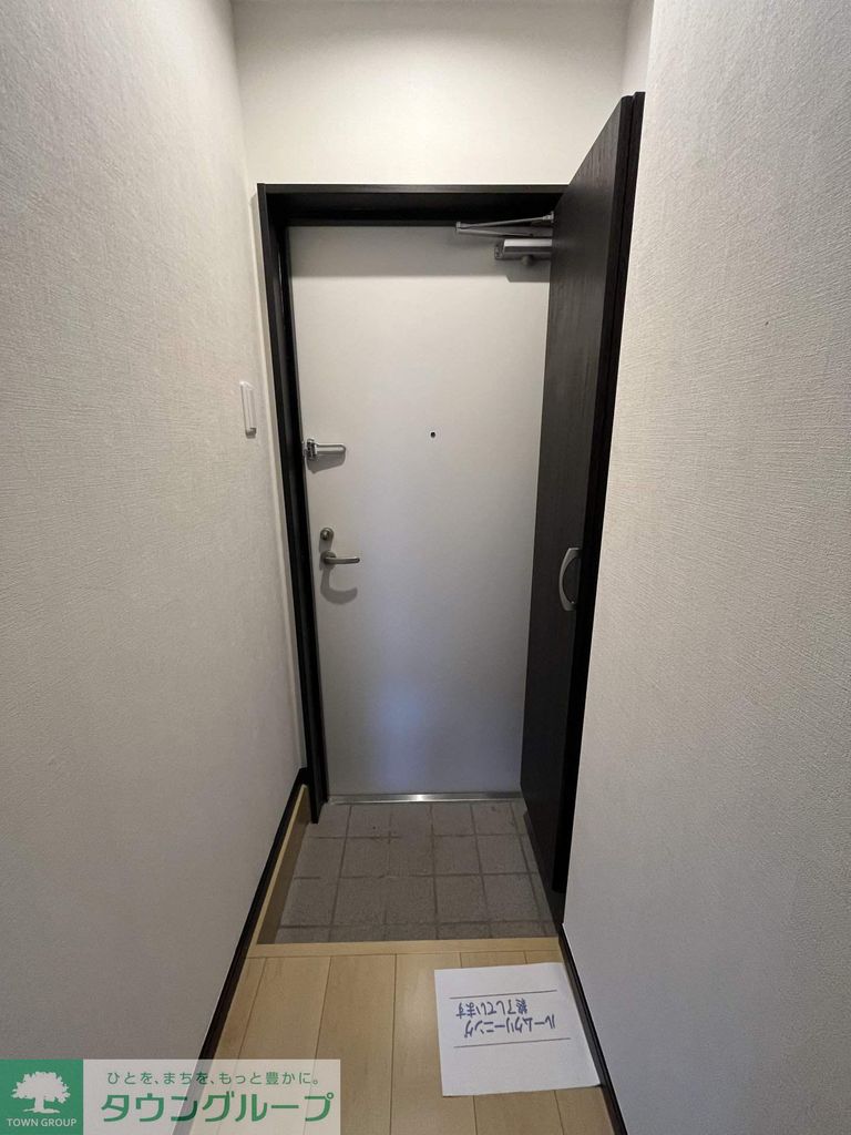 玄関　お問合せはタウンハウジングまで！※現地待合わせ相談可能