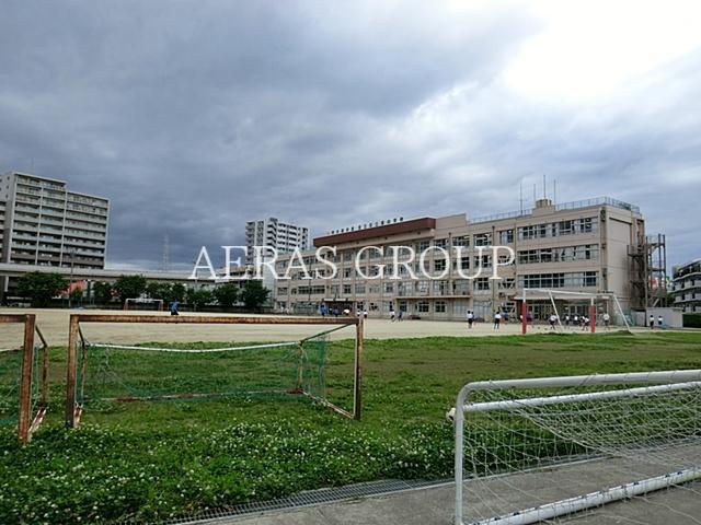 中学校　足立区立扇中学校（中学校）まで445m