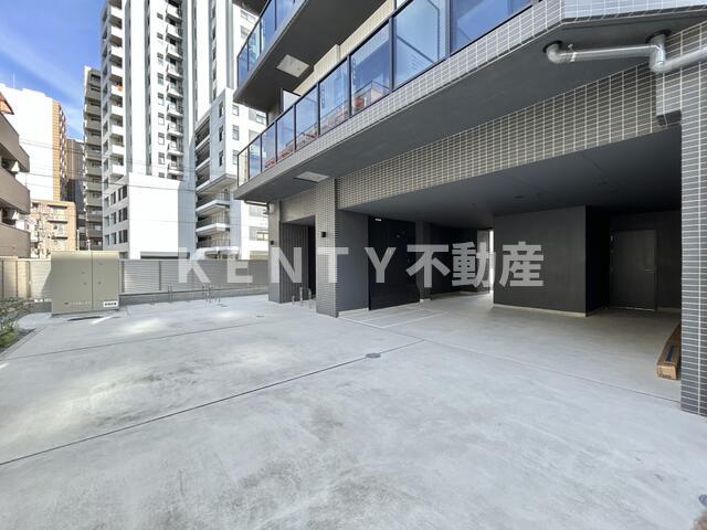 駐車場　駐車場があるので、車を買う予定の方も安心です