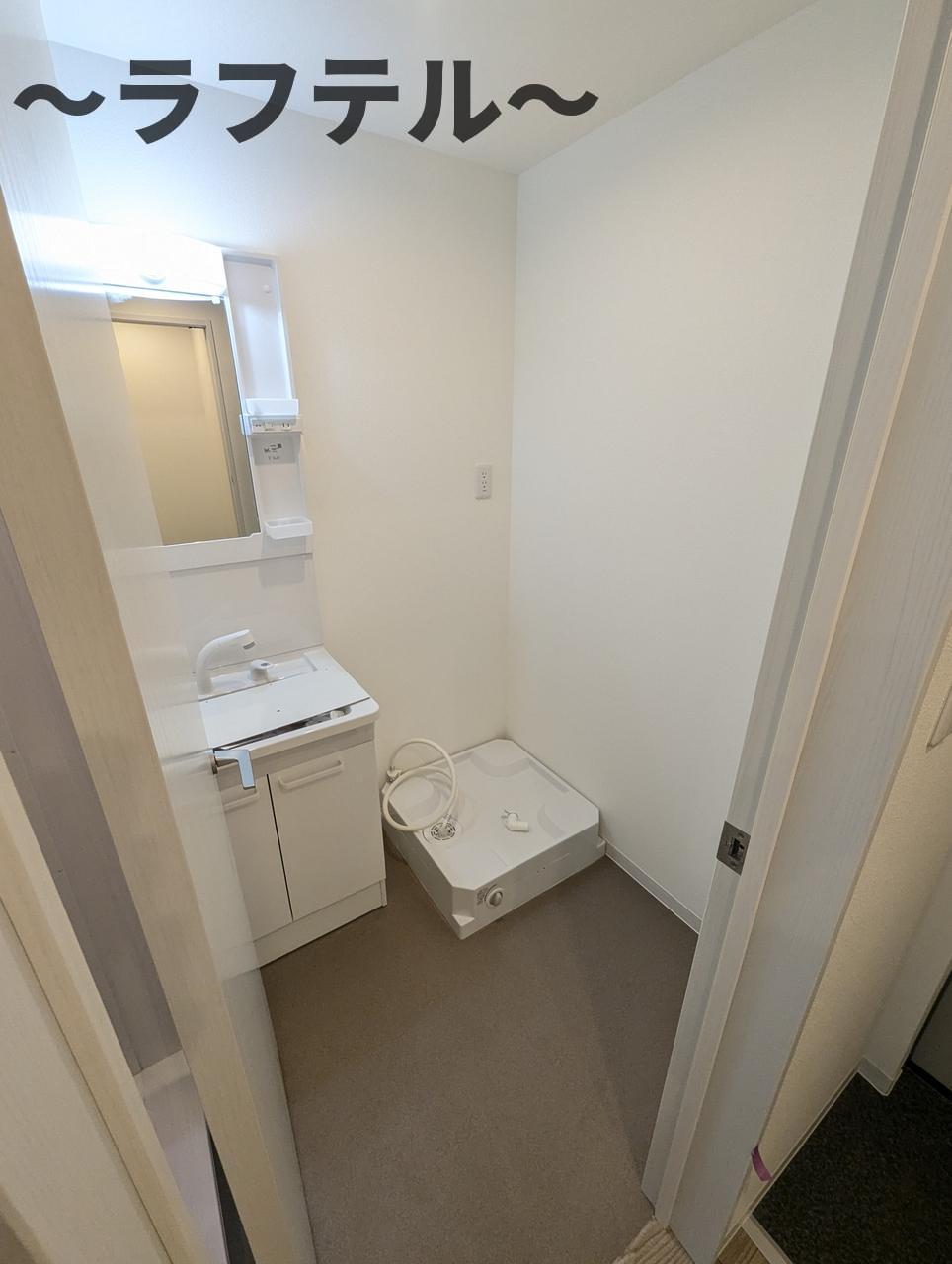 洗面設備　同メーカー施工　別部屋イメージ写真