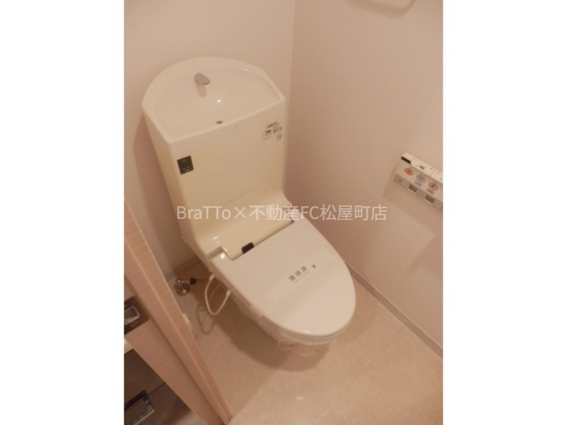 トイレ　トイレ（ウォシュレット付き）