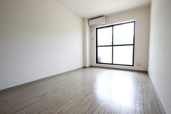 居室・リビング　※別部屋の写真です